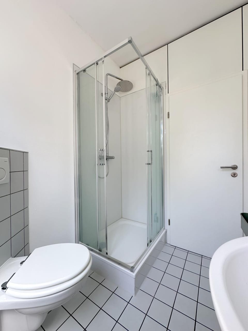 Shower, Toilet