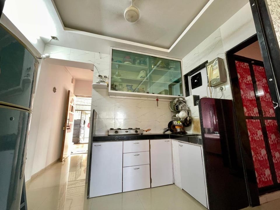 SK HOME STAY only for females Bed and Breakfast in Mumbai