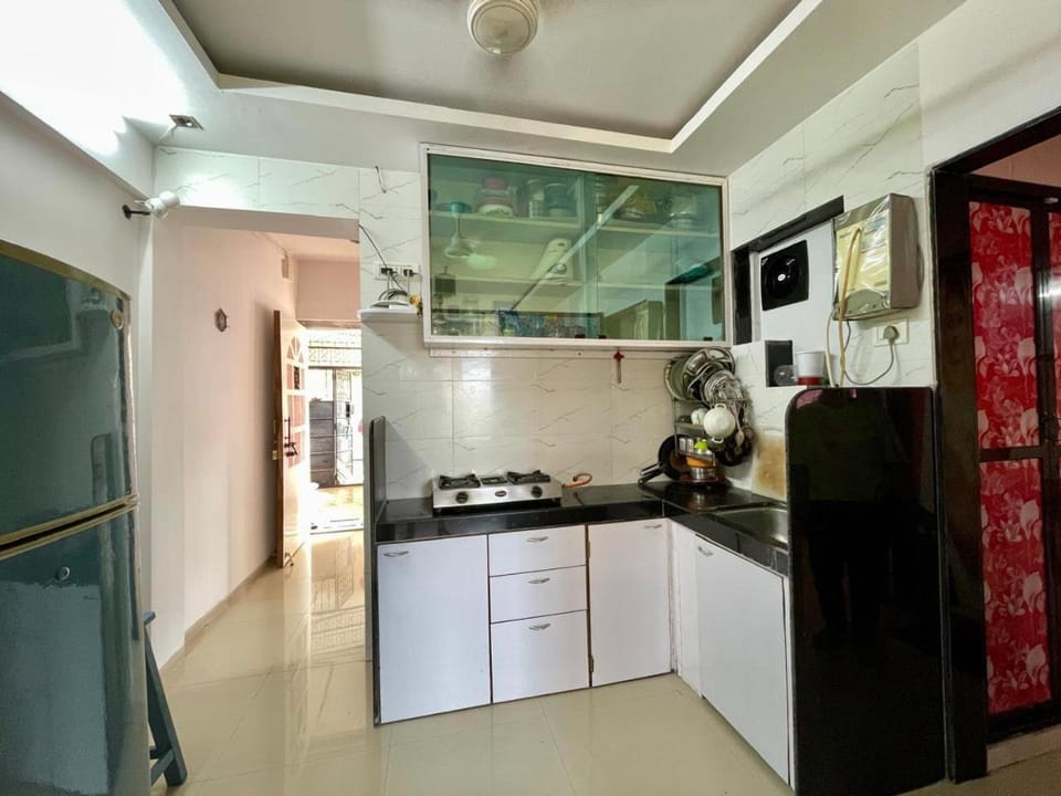 SK HOME STAY only for females Bed and Breakfast in Mumbai