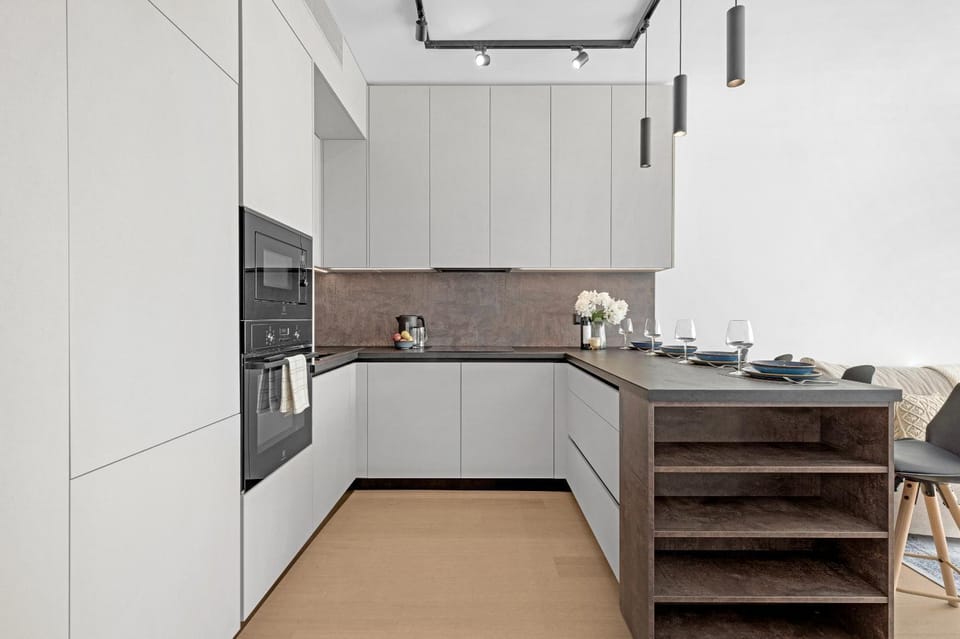 Kitchen or kitchenette, Dining area, stove