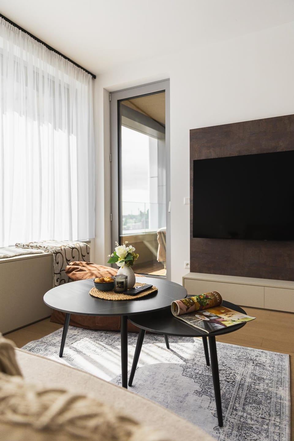 TV and multimedia, Living room, Seating area