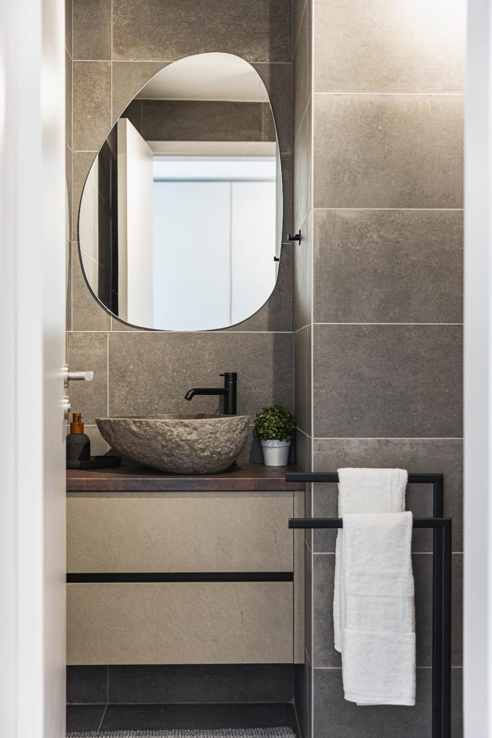 Shower, Bathroom, towels