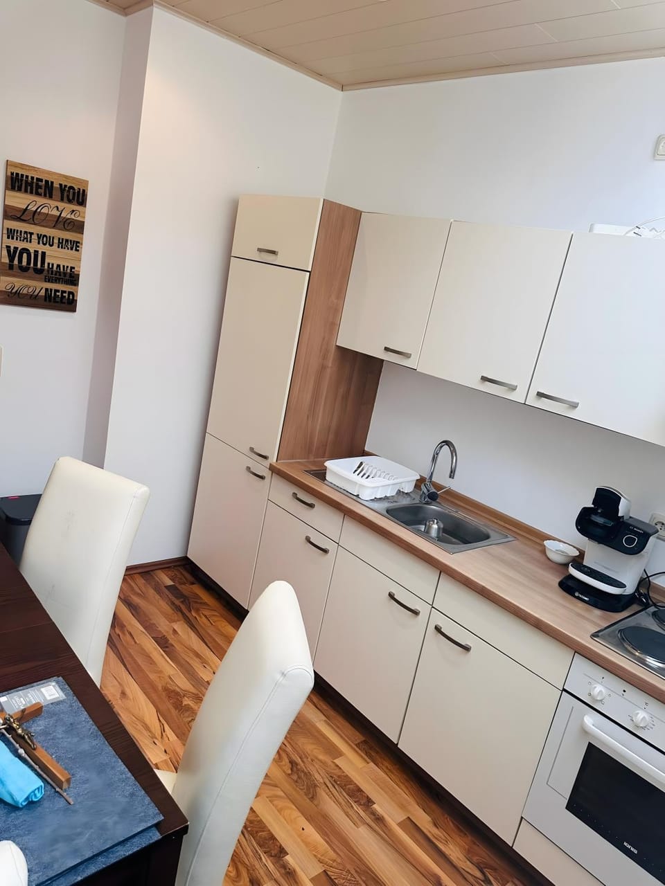 Kitchen or kitchenette, Living room