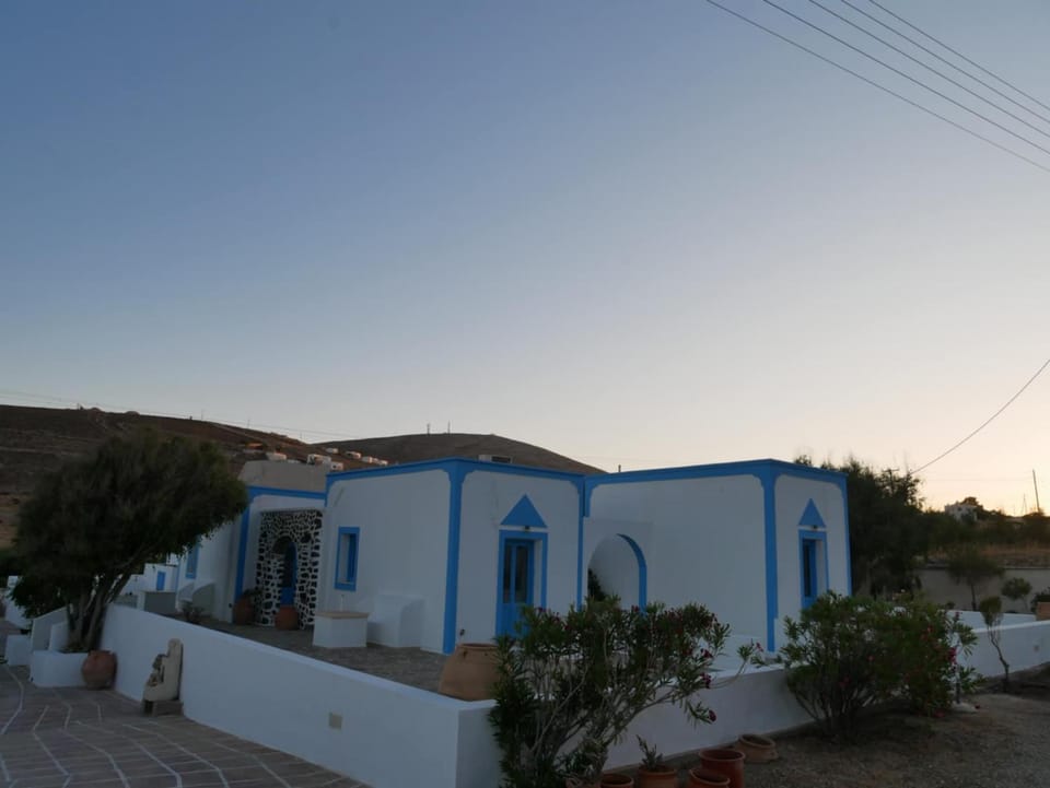 Camares Studios House in Folegandros Municipality