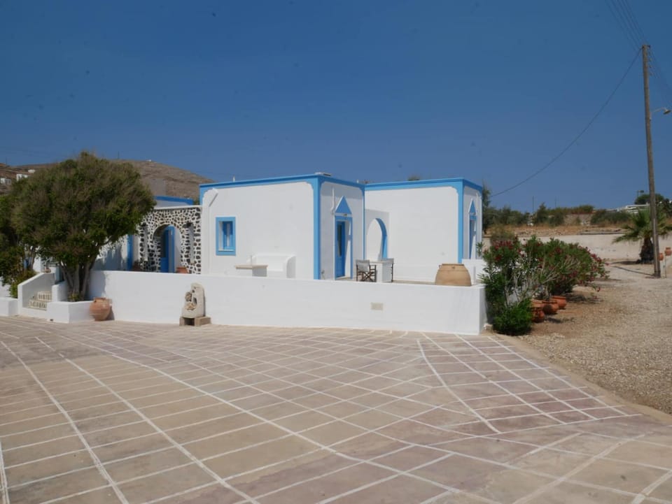 Camares Studios House in Folegandros Municipality