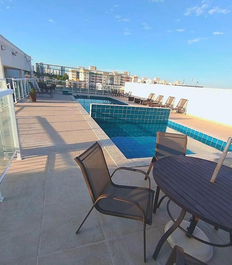 Swimming pool, sunbed