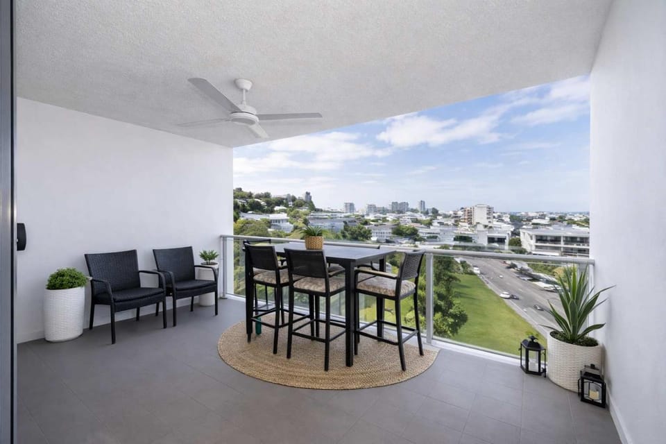 Patio, View (from property/room), Balcony/Terrace, Seating area, Dining area