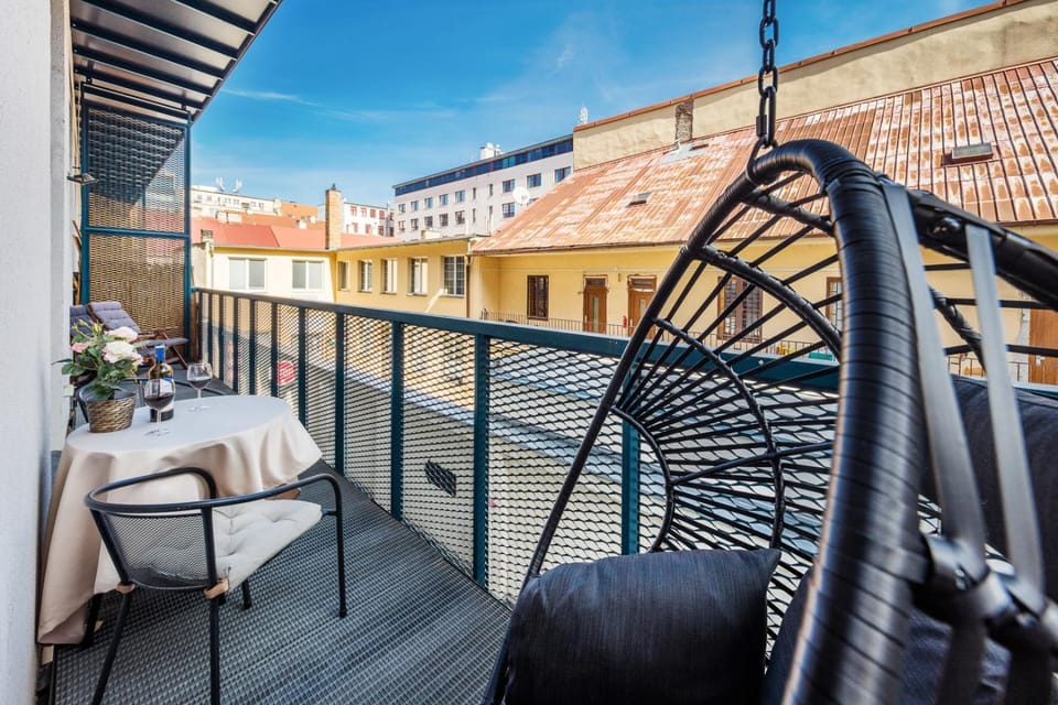 Day, View (from property/room), Balcony/Terrace, City view, Quiet street view, Inner courtyard view