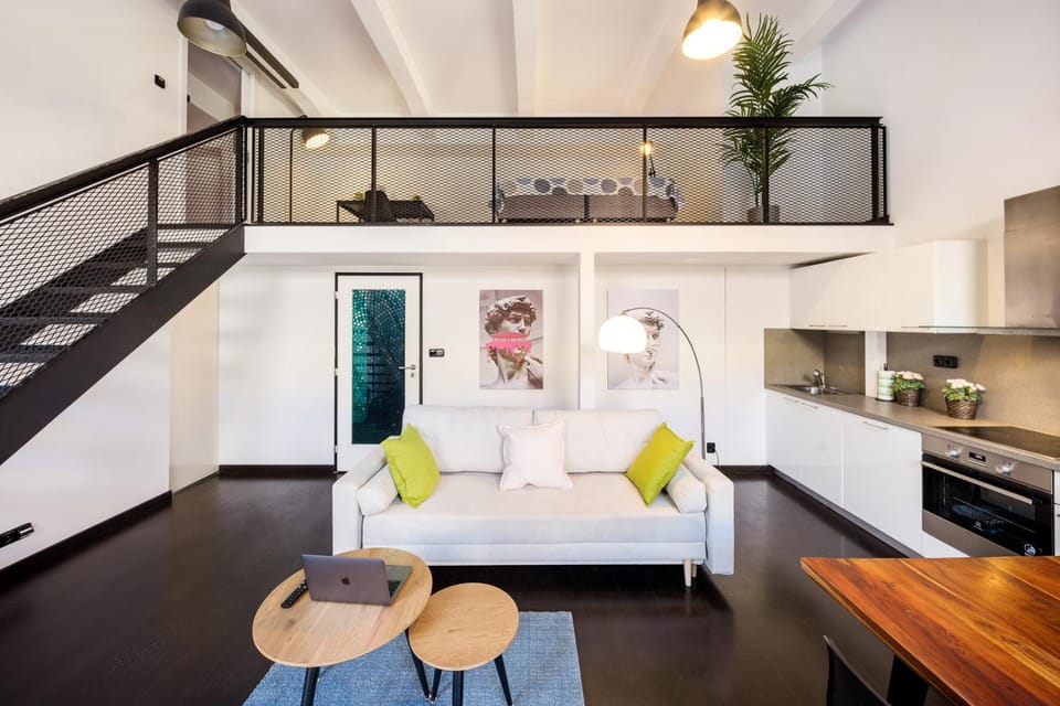 Kitchen or kitchenette, Living room, Seating area, Dining area, stove