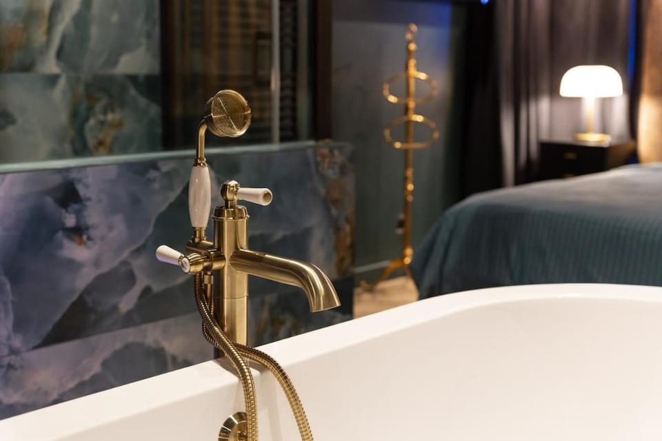 La Suite Versailles freeParking table massage Clim Apartment in Paris