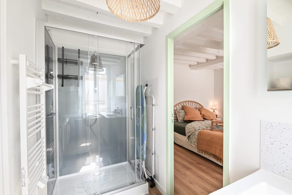 Shower, Bathroom