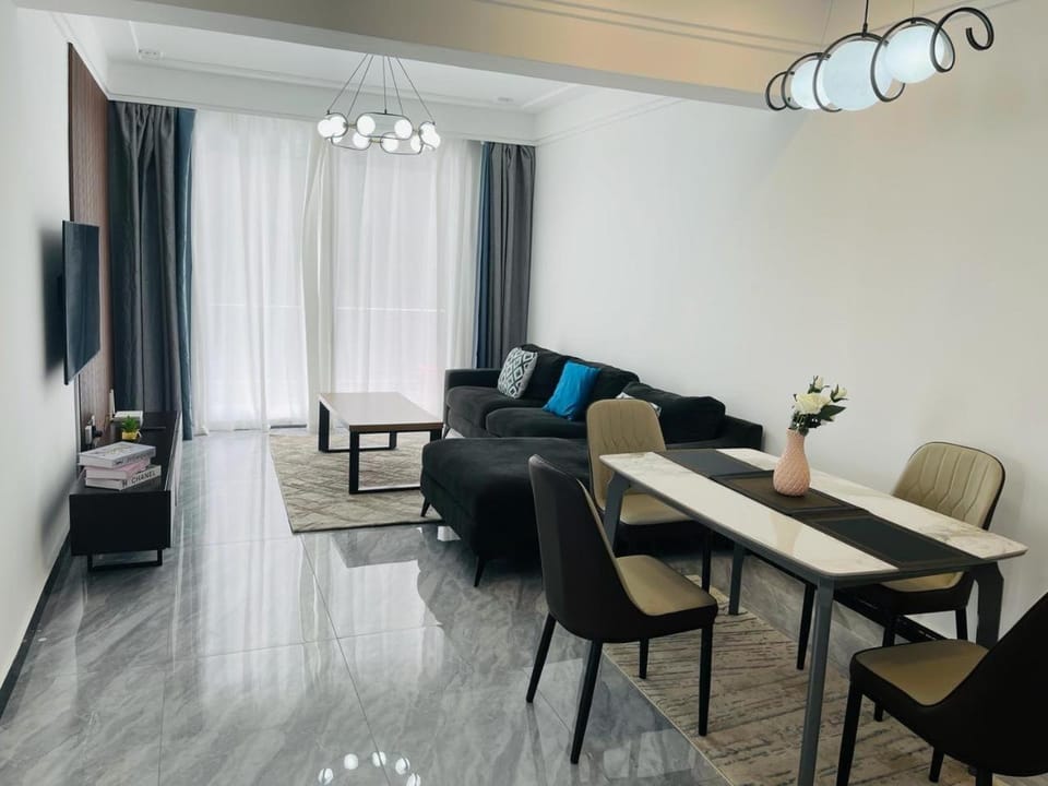 fabulous homes in kilimani apartment with amazing breathtaking, swimming pool, ample parking, children playground and amazing scenic views Apartment in Nairobi
