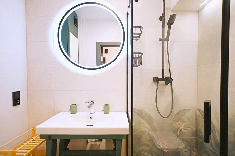 Shower, Bathroom