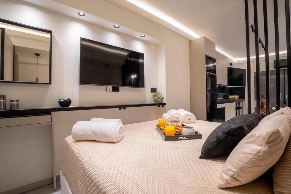 TV and multimedia, Photo of the whole room, Bedroom