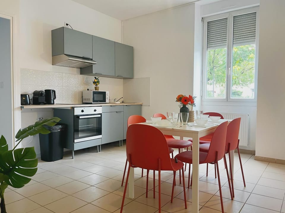Terrazzo - Appartement 6 personnes - Check in h24 & Wifi Apartment in Lyon