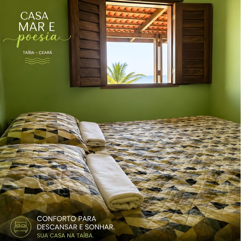 Bed, Bedroom, Garden view