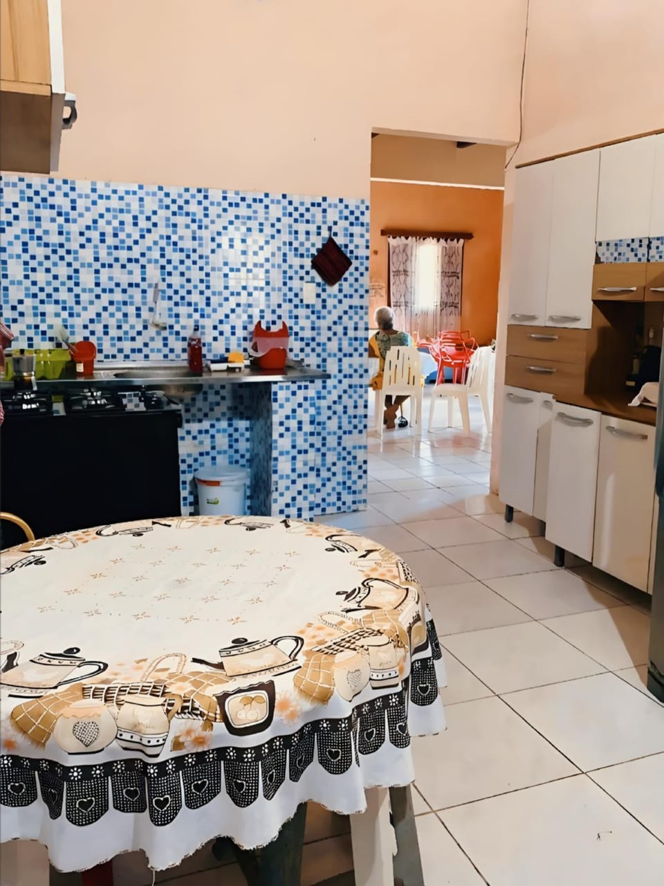 Kitchen or kitchenette, Dining area, stove