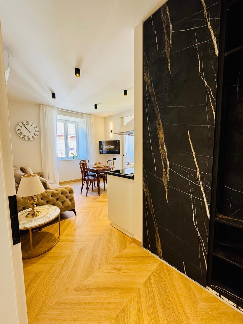 Living room, Seating area, Dining area, stove