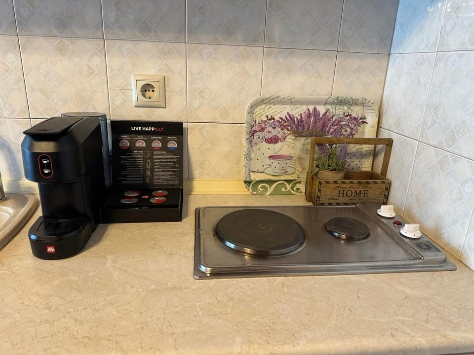 Coffee/tea facilities, Kitchen or kitchenette