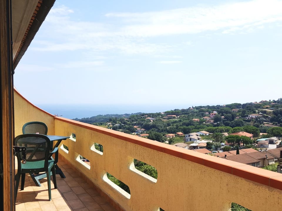 Natural landscape, Bird's eye view, City view, Sea view, Family