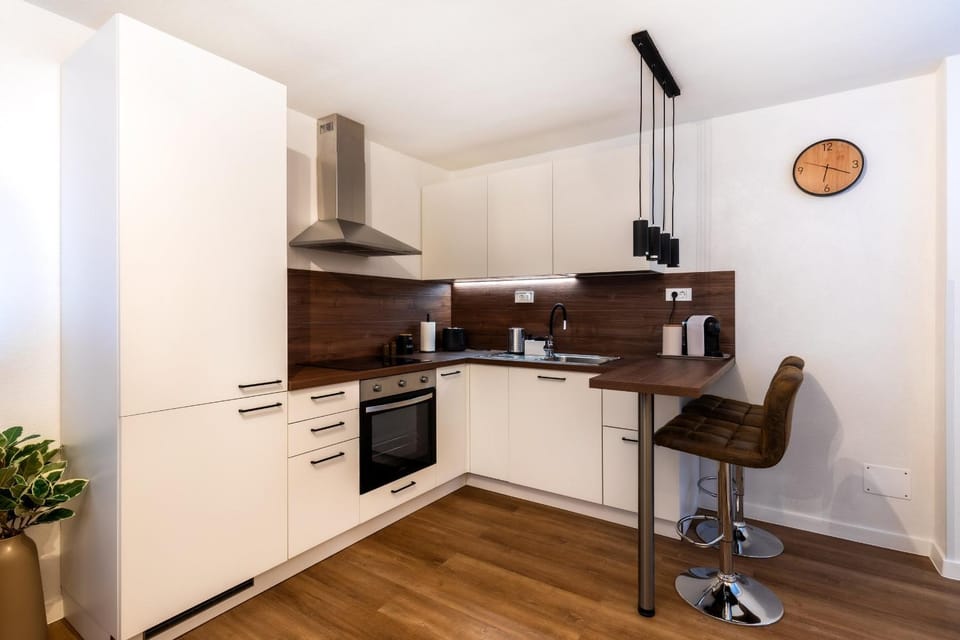 Kitchen or kitchenette, oven
