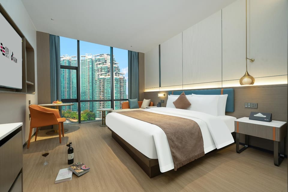 Yizhi Hotel Shamian Island Pearl River Night CruiseWharf Yongqingfang Huangsha Metro Free Deliver Service toCanton Fair ComplexDuring Canton FairPeriod Hotel in Guangzhou