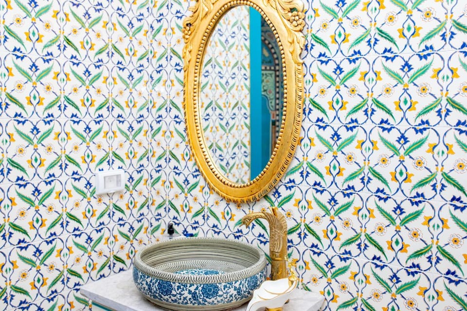 Bathroom, Decorative detail