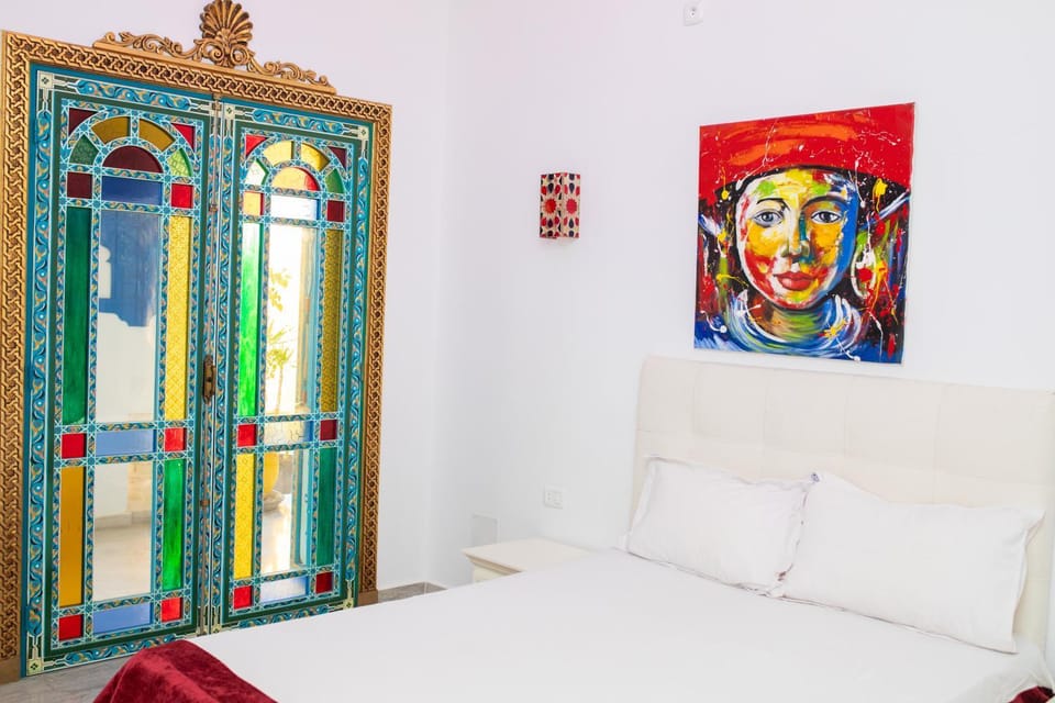 Bed, Decorative detail, Bedroom