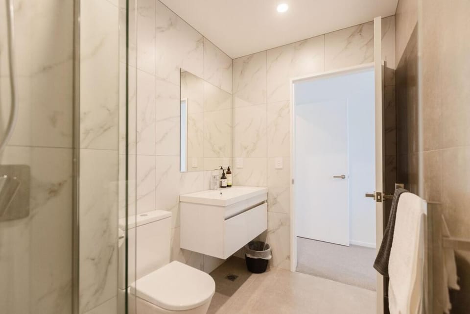 Luxury CBD Townhouse 3 Bed 2 Bath With Car Park House in Christchurch