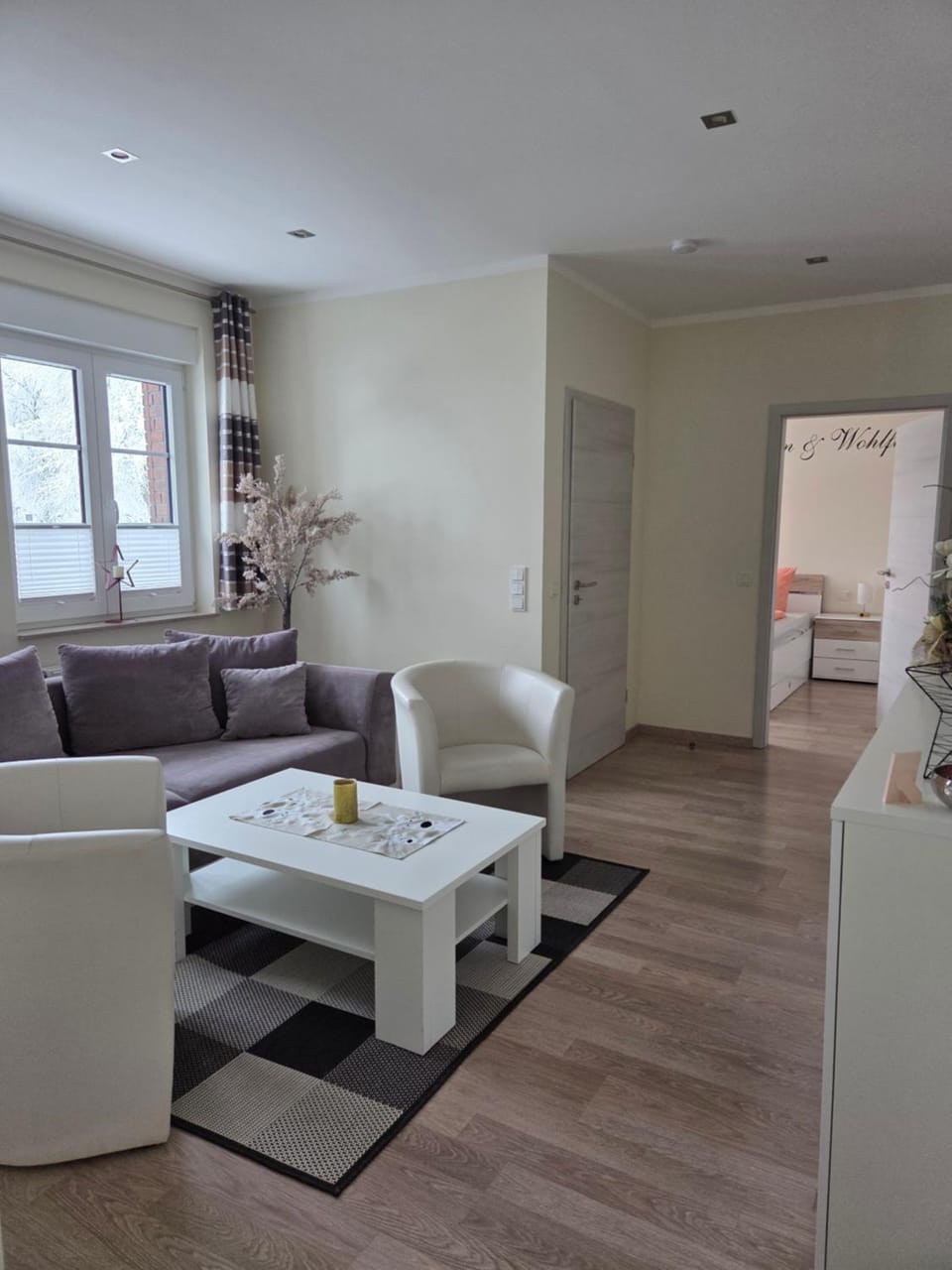 Living room, Photo of the whole room