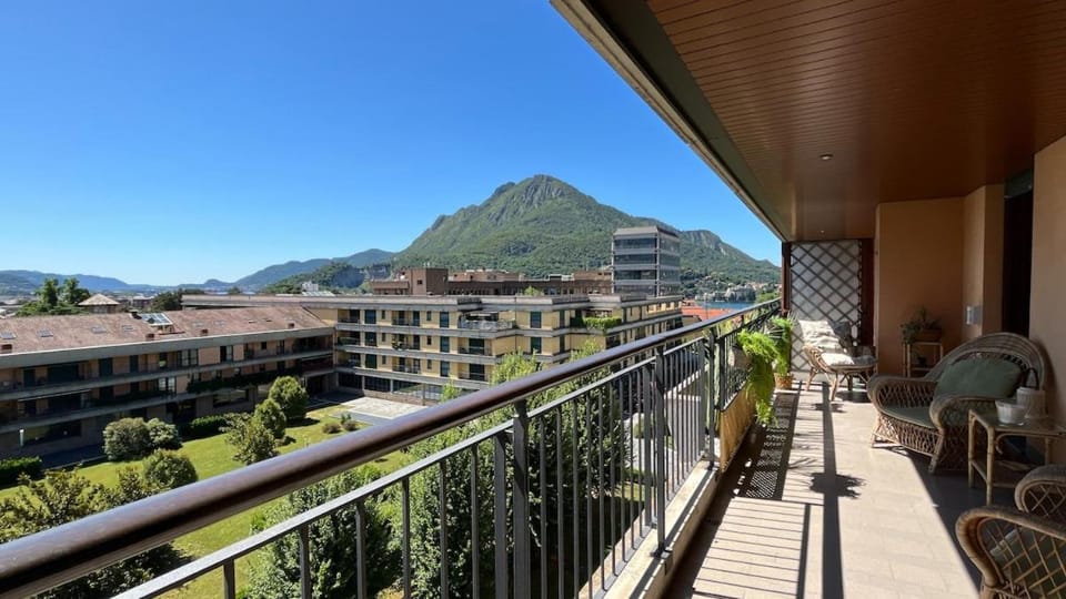 Sunny Penthouse - Affitti Brevi Italia Apartment in Province of Lecco