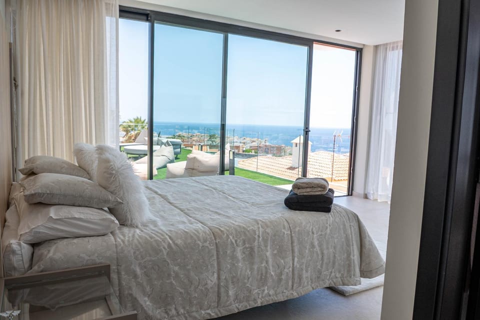 Bed, Balcony/Terrace, Bedroom