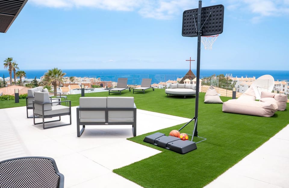 Patio, Garden, Balcony/Terrace, Seating area, Sea view, sunbed
