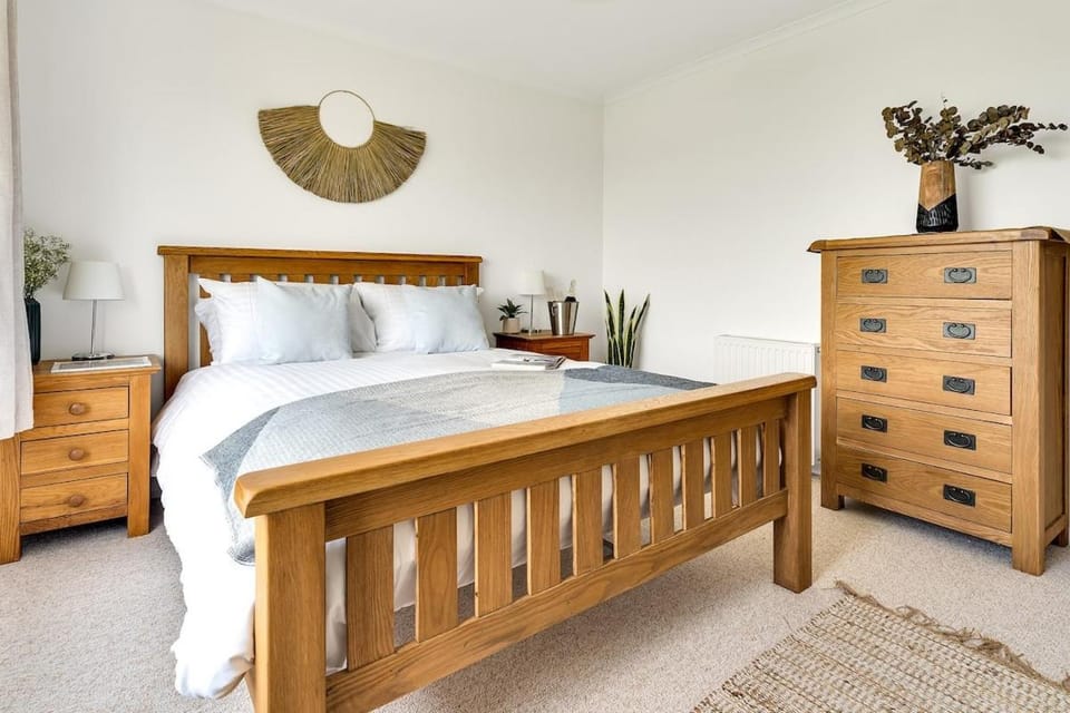 Sleeps 7 - Parking for 2 - Falmouth House in England