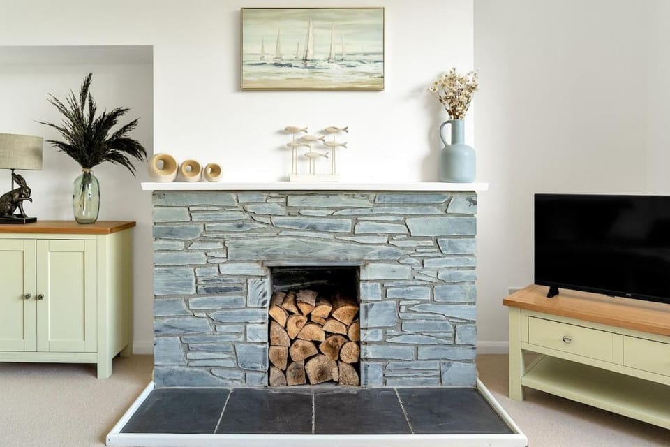 Sleeps 7 - Parking for 2 - Falmouth House in England
