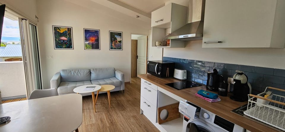 Kitchen or kitchenette, Living room