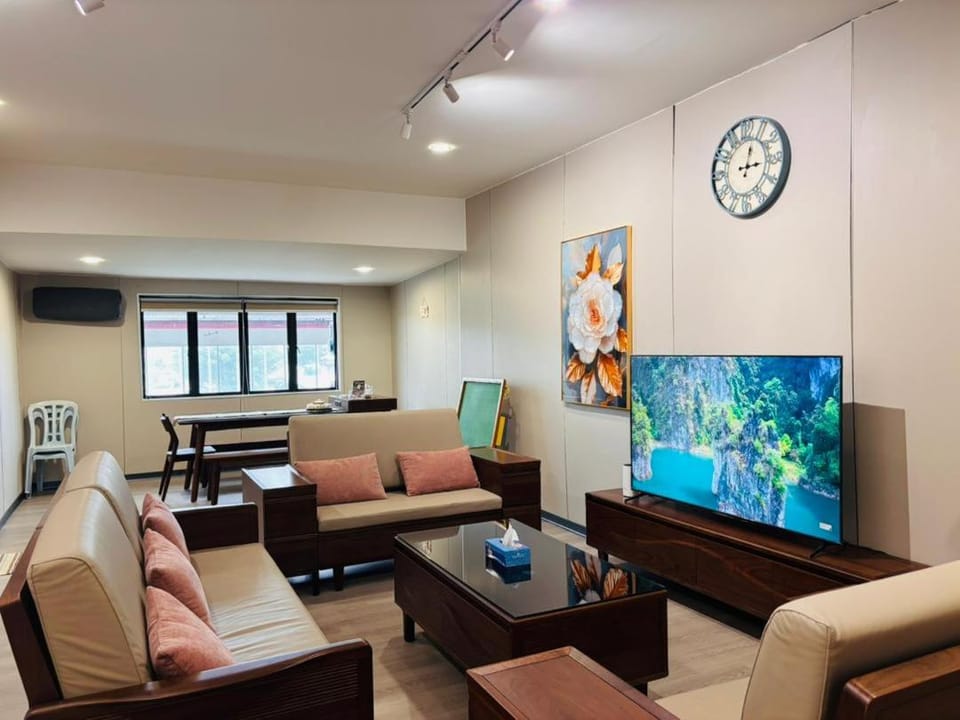 Entire Penthouse in the Heart of Melaka, Spacious & Elegant, 4R3B Apartment in Malacca