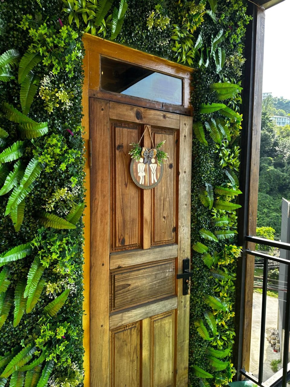 Green Azure - მწვანე ლაჟვარდი House in Batumi
