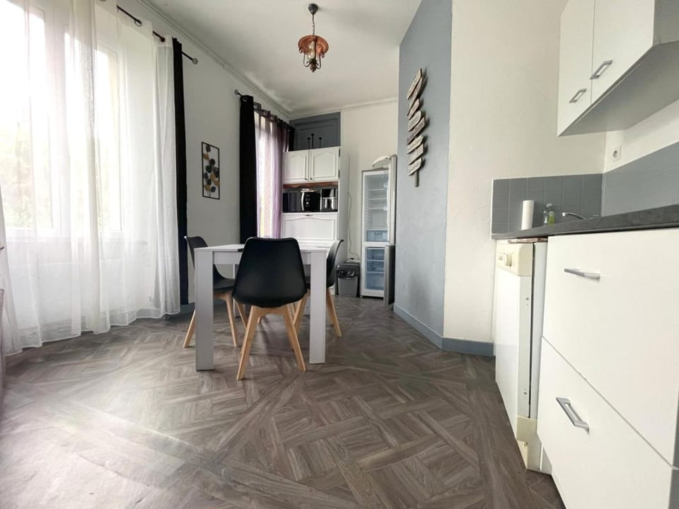 Appartement dans un parc arboré privé Apartment in Brittany
