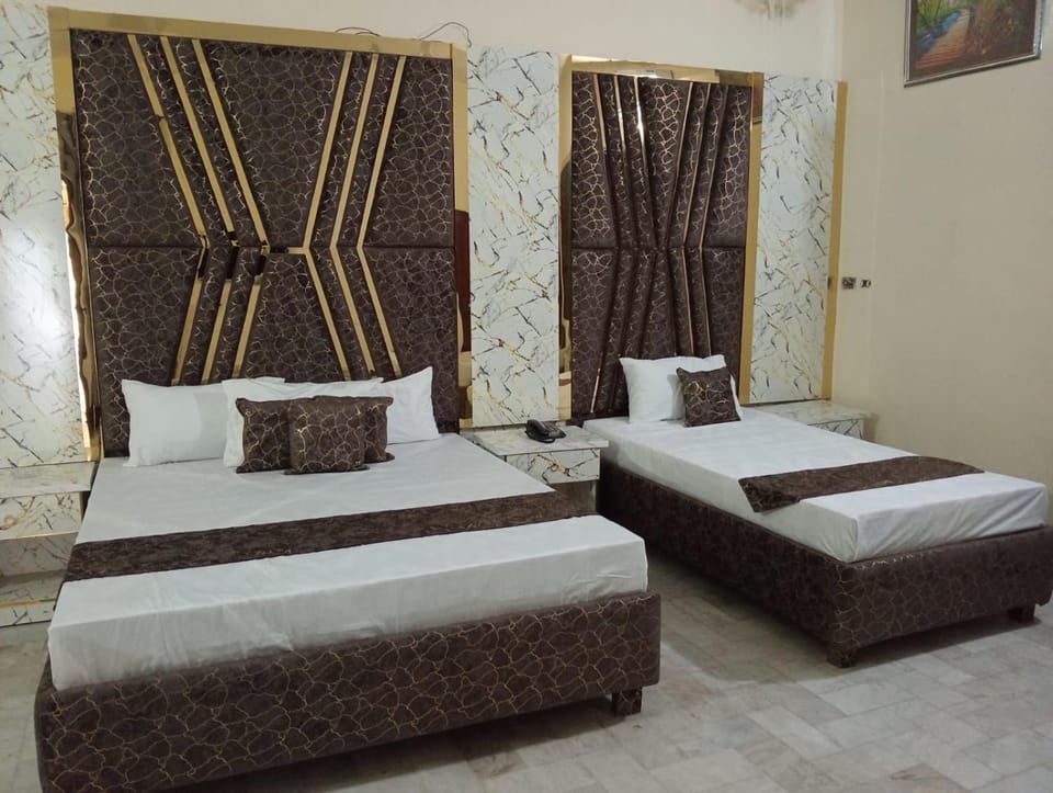 Hotel 4 Season Hotel in Lahore
