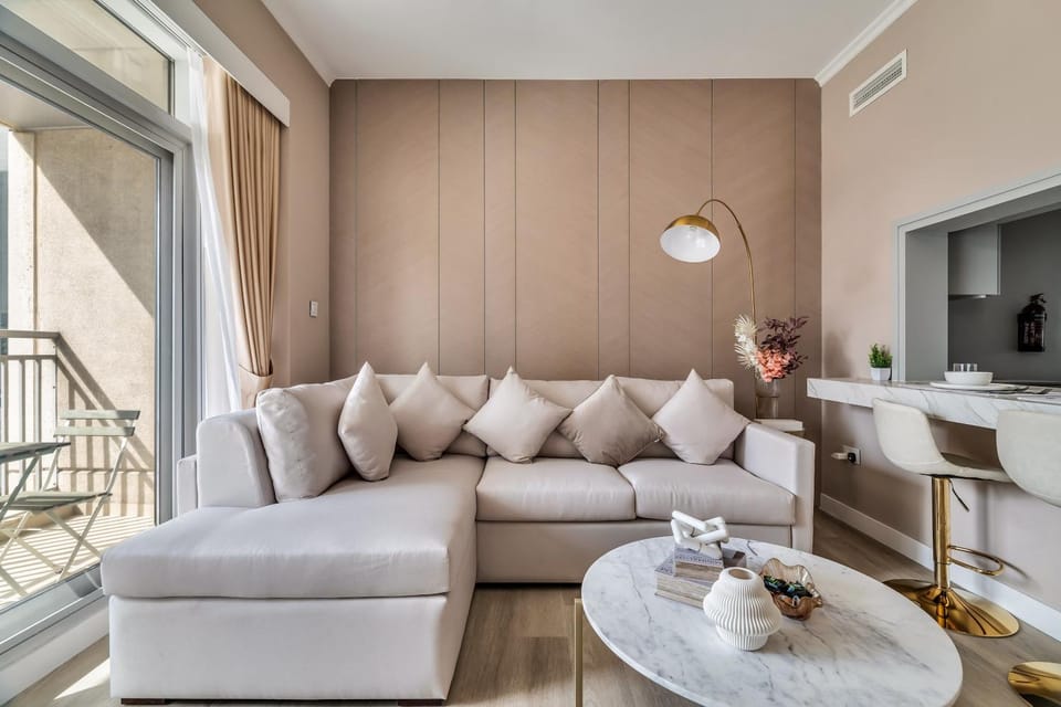 Exec 1Bed with Balcony&Pool, 10mins to Downtown Apartment in Dubai