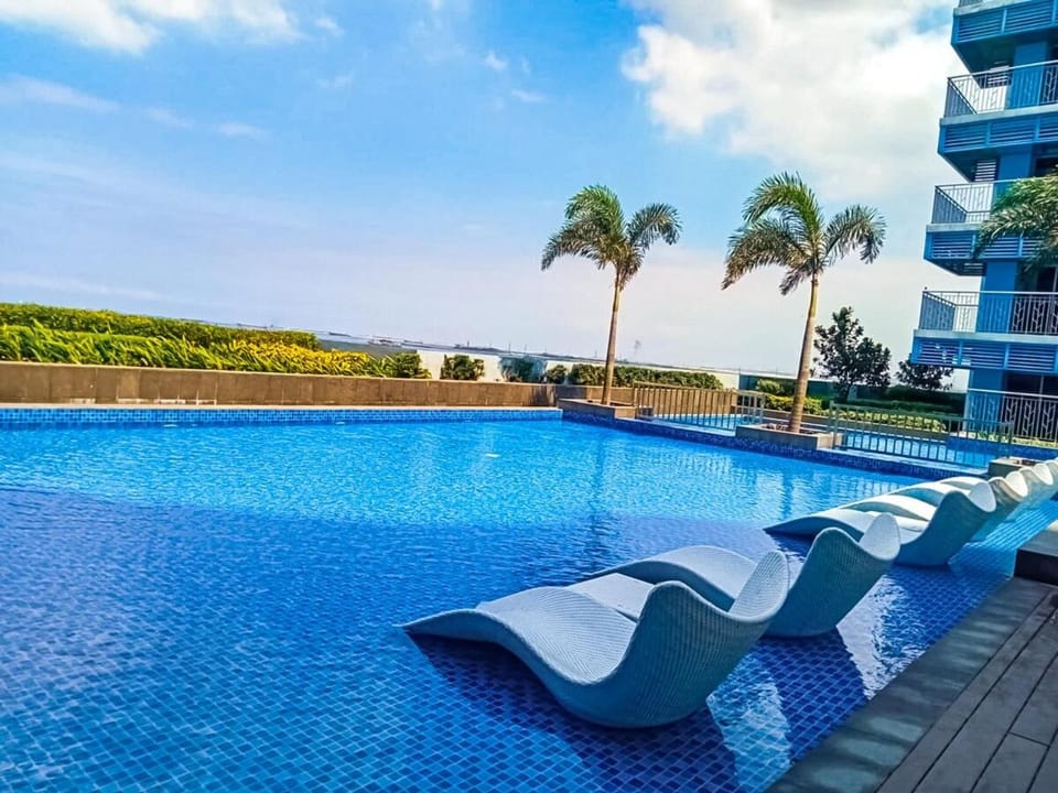 Luxury 4 Bedroom Luxury Suite near Solaire & Okada Apartment in Pasay