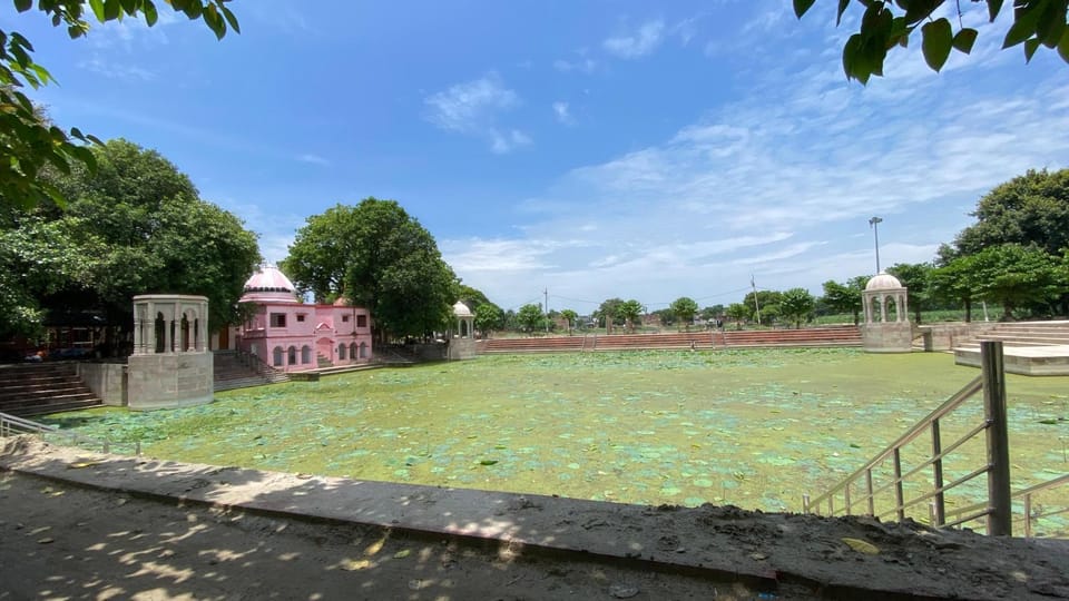 Agnihotri Tourism Centre Vacation rental in Uttar Pradesh