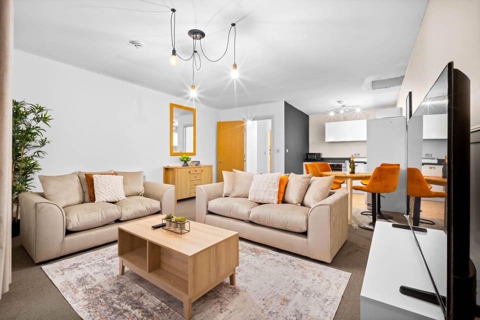 Kitchen or kitchenette, Living room, Seating area, Dining area, Evening entertainment