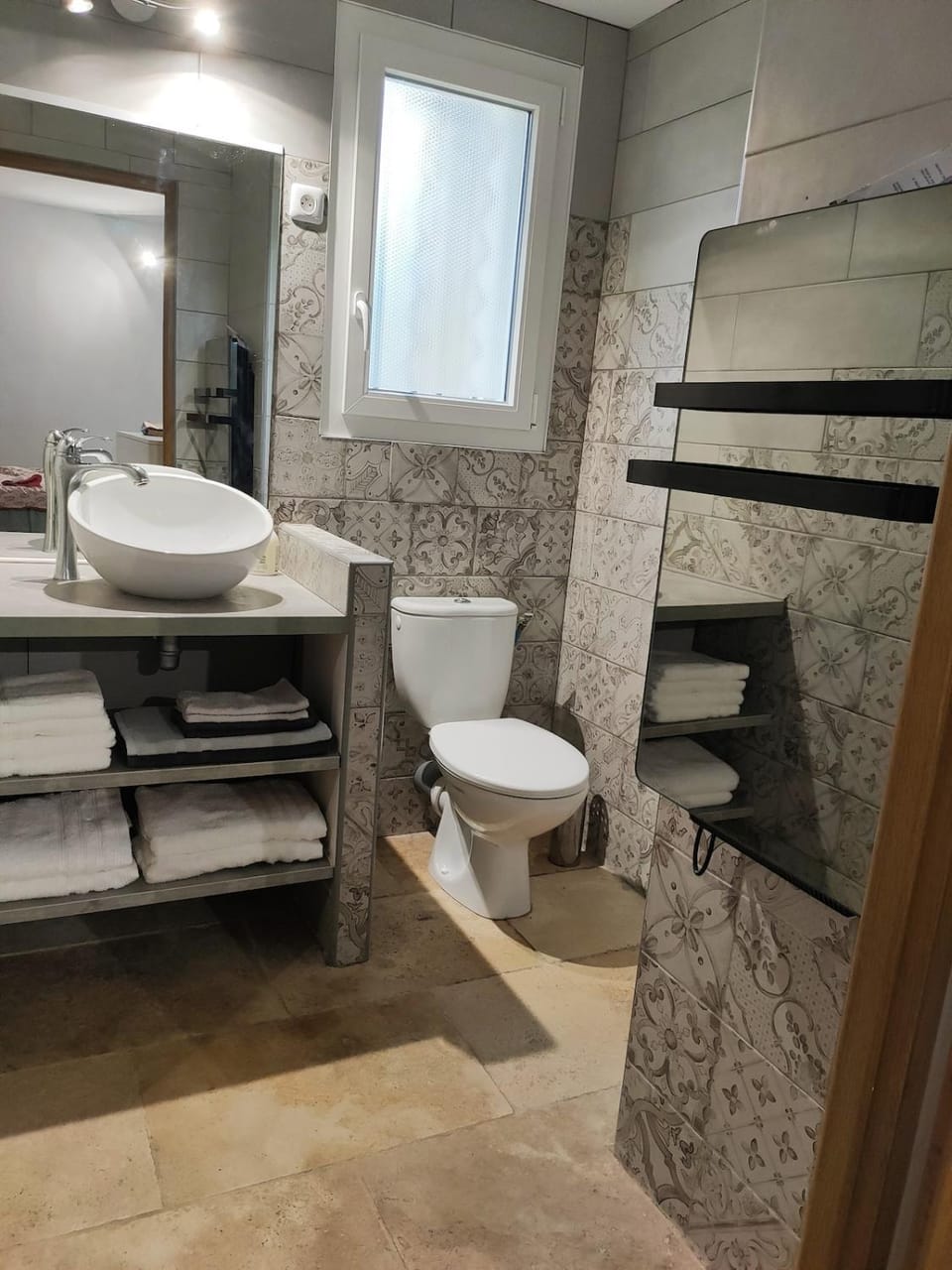 Studio indépendant tout confort Apartment in Villeneuve-lès-Avignon