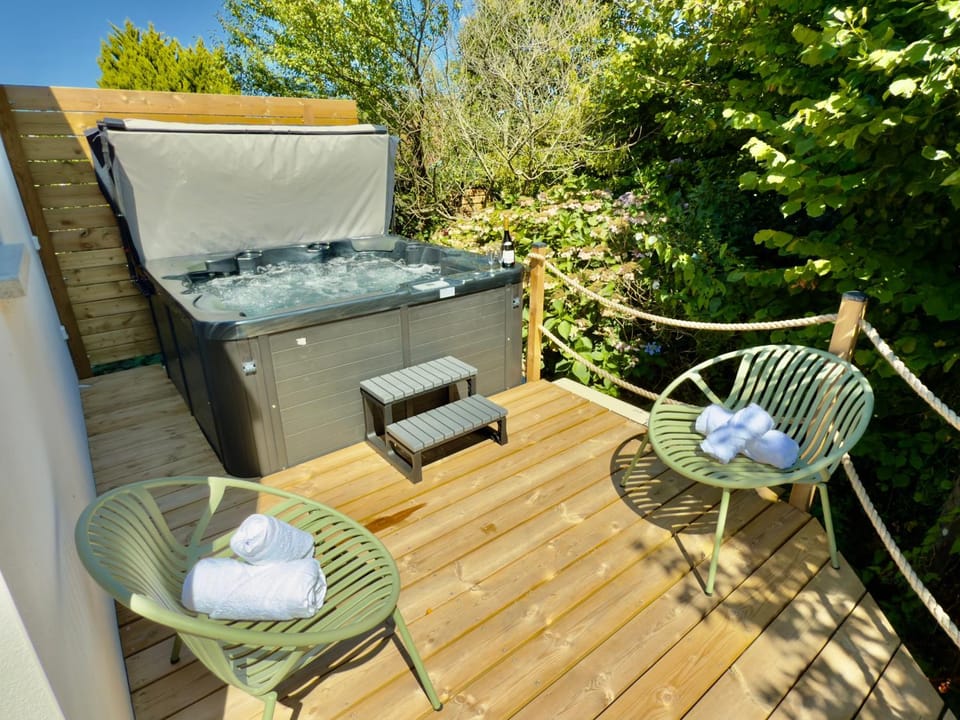 Hot Tub, Balcony/Terrace
