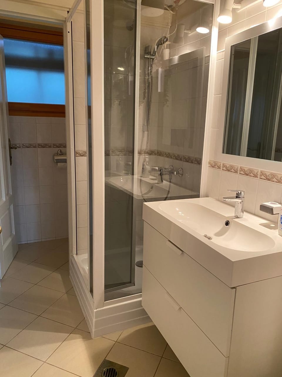 Shower, Bathroom, towels