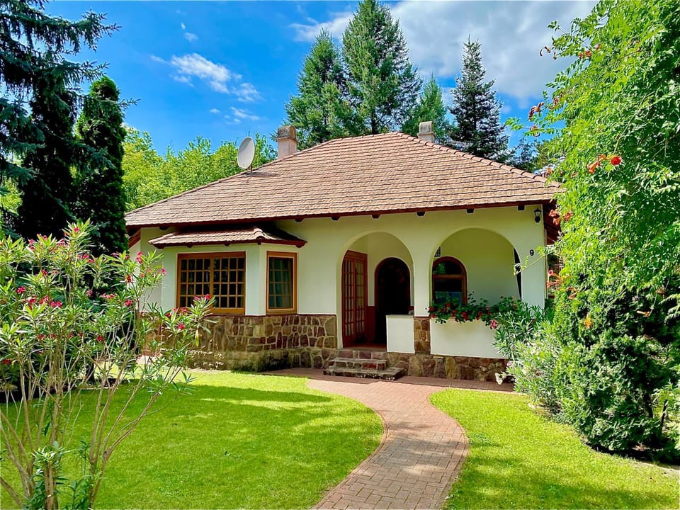Property building, Natural landscape, Garden