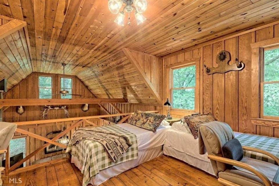 Comfy Cabin near Lake Rabun Cabin in Lake Rabun