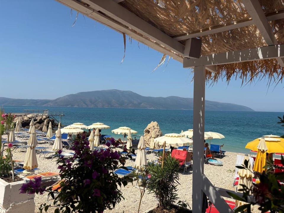 Jonufra's Rock Apartment in Vlorë County, Albania